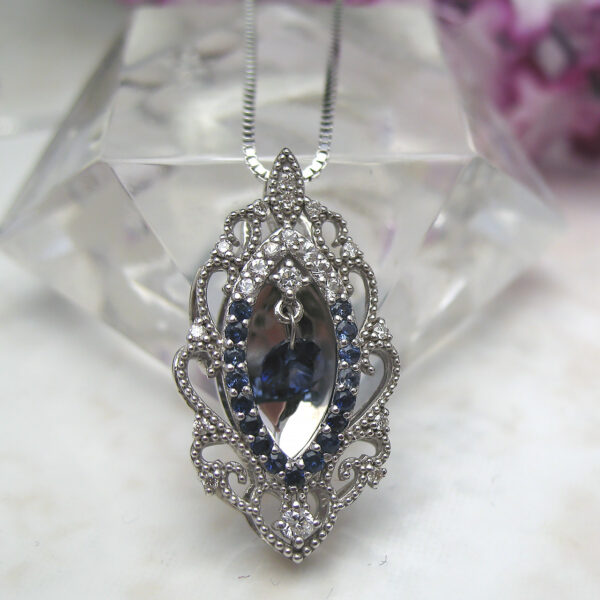 Bijoux fromsea　K18WG サファイヤ&ダイヤペンダント