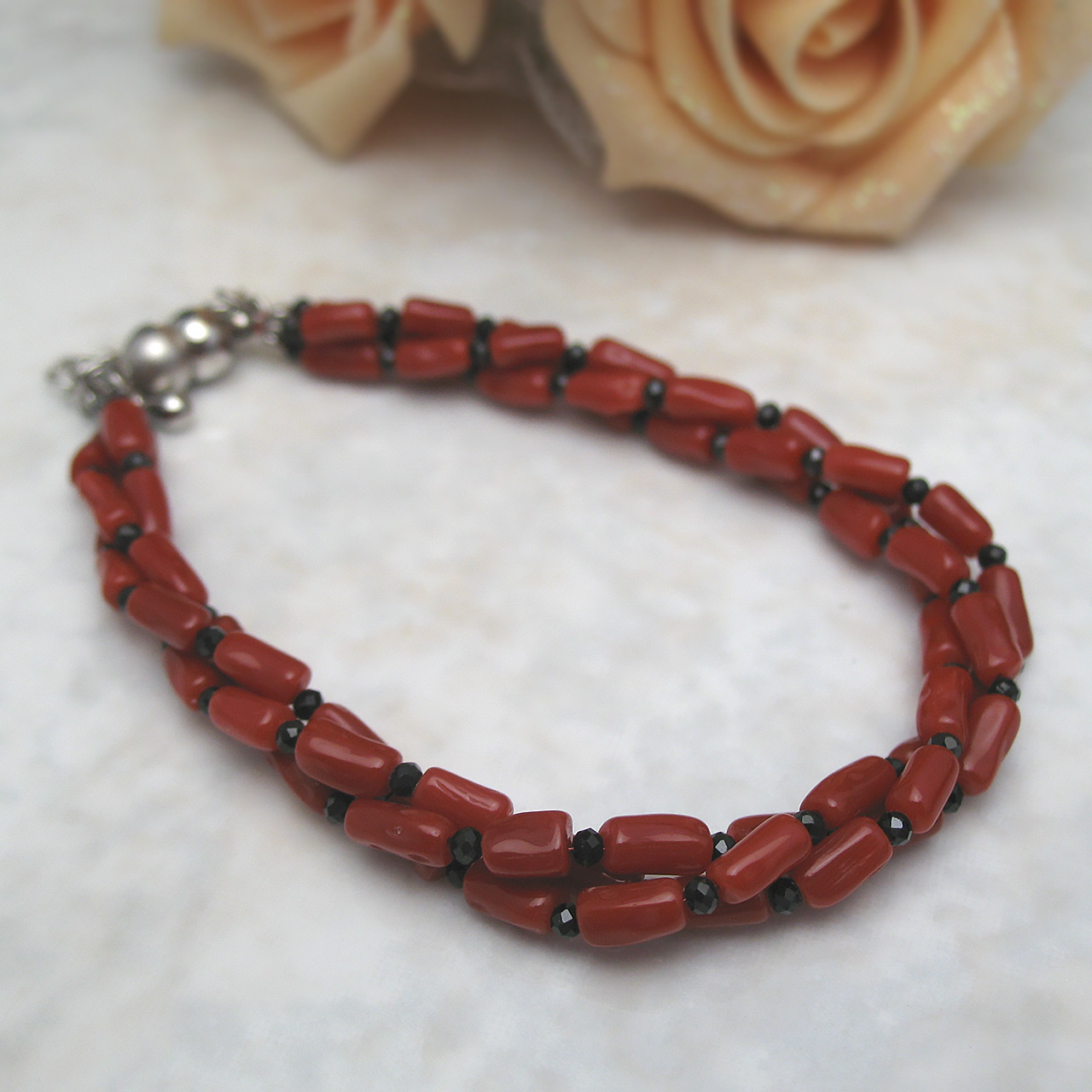 珊瑚&スピネル3連ブレスレット