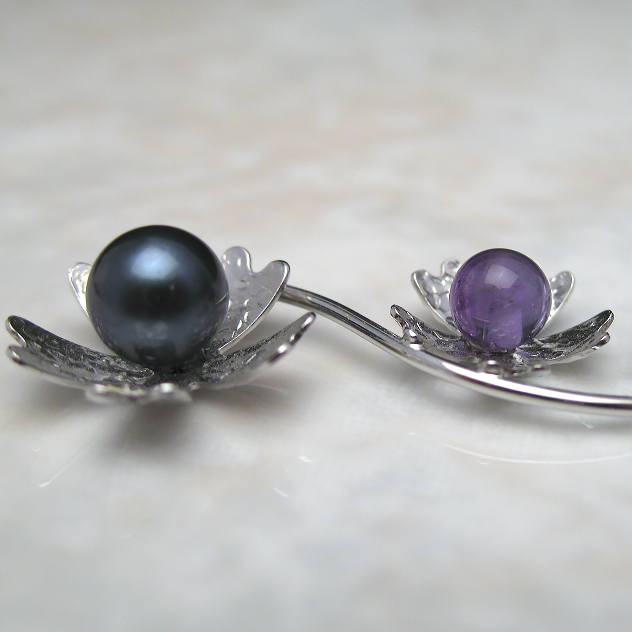 SV/K10WG　Reflection Colorsあこや&アメジスト片方ピアス - 画像 (4)