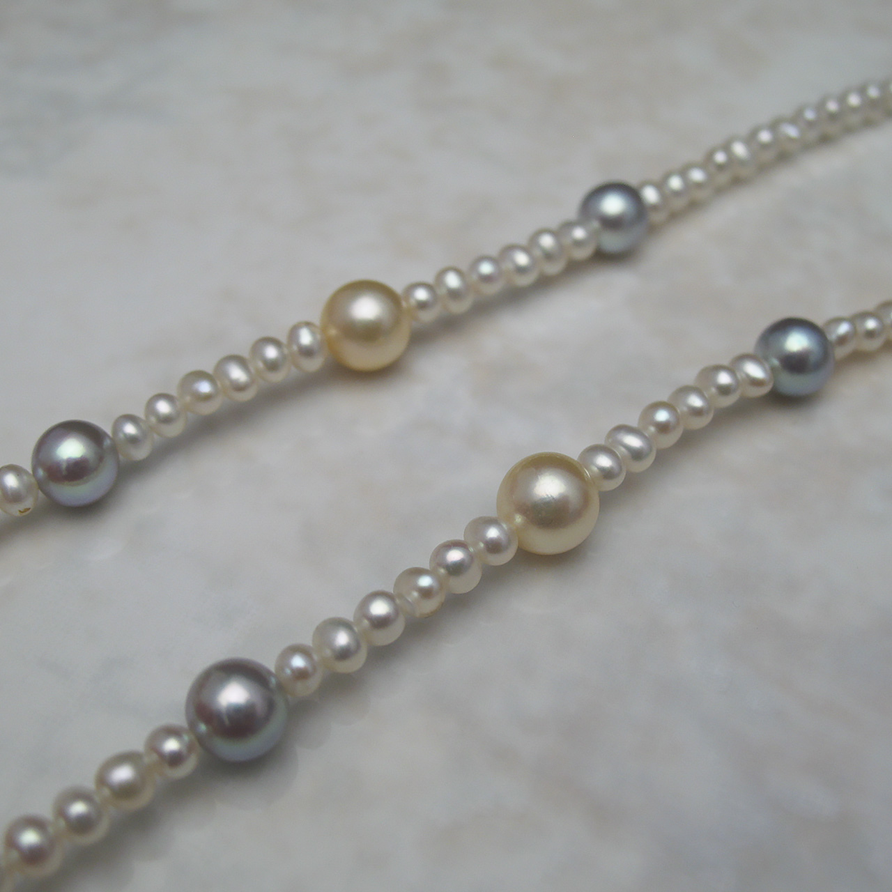 あこや＆ 淡水真珠 ステーションネックレス - 画像 (3)