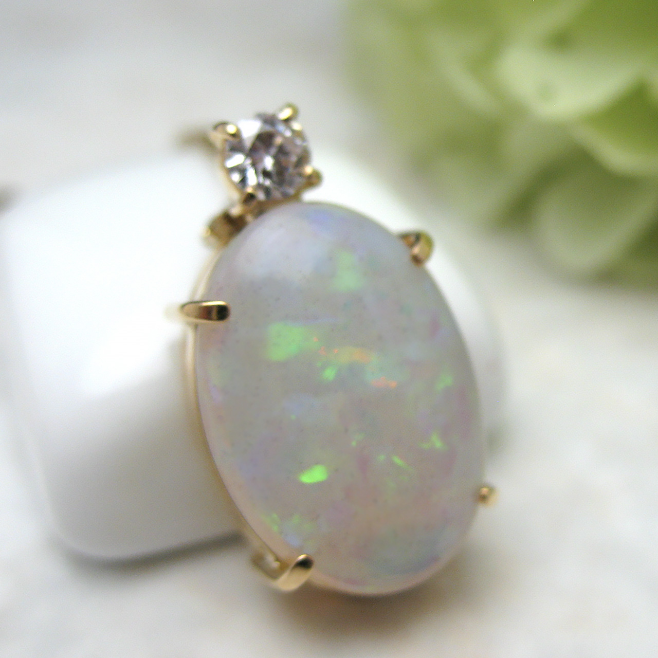 K18オパール・ダイヤペンダント