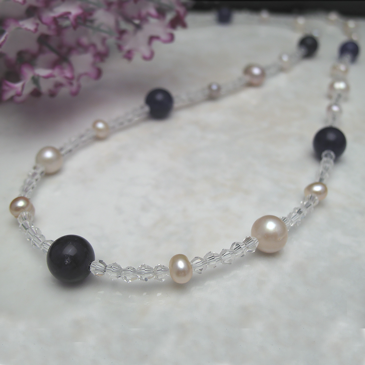アメジスト＆淡水真珠・水晶ロングネックレス - 画像 (5)