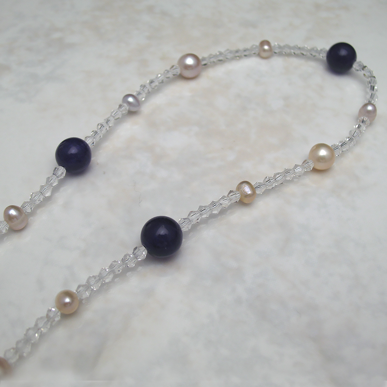 アメジスト＆淡水真珠・水晶ロングネックレス - 画像 (4)