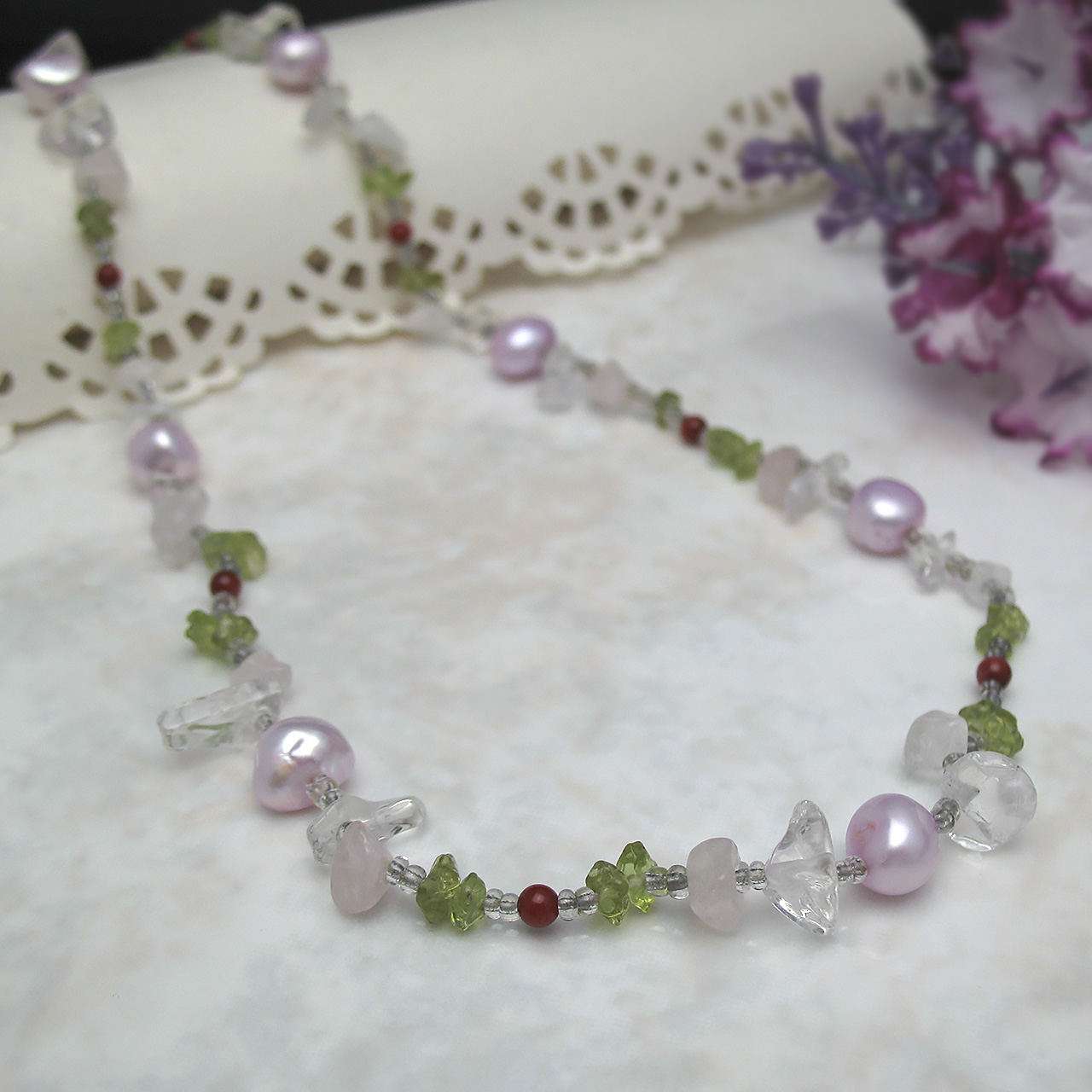 淡水真珠・ペリドット・朱赤珊瑚・水晶ネックレス