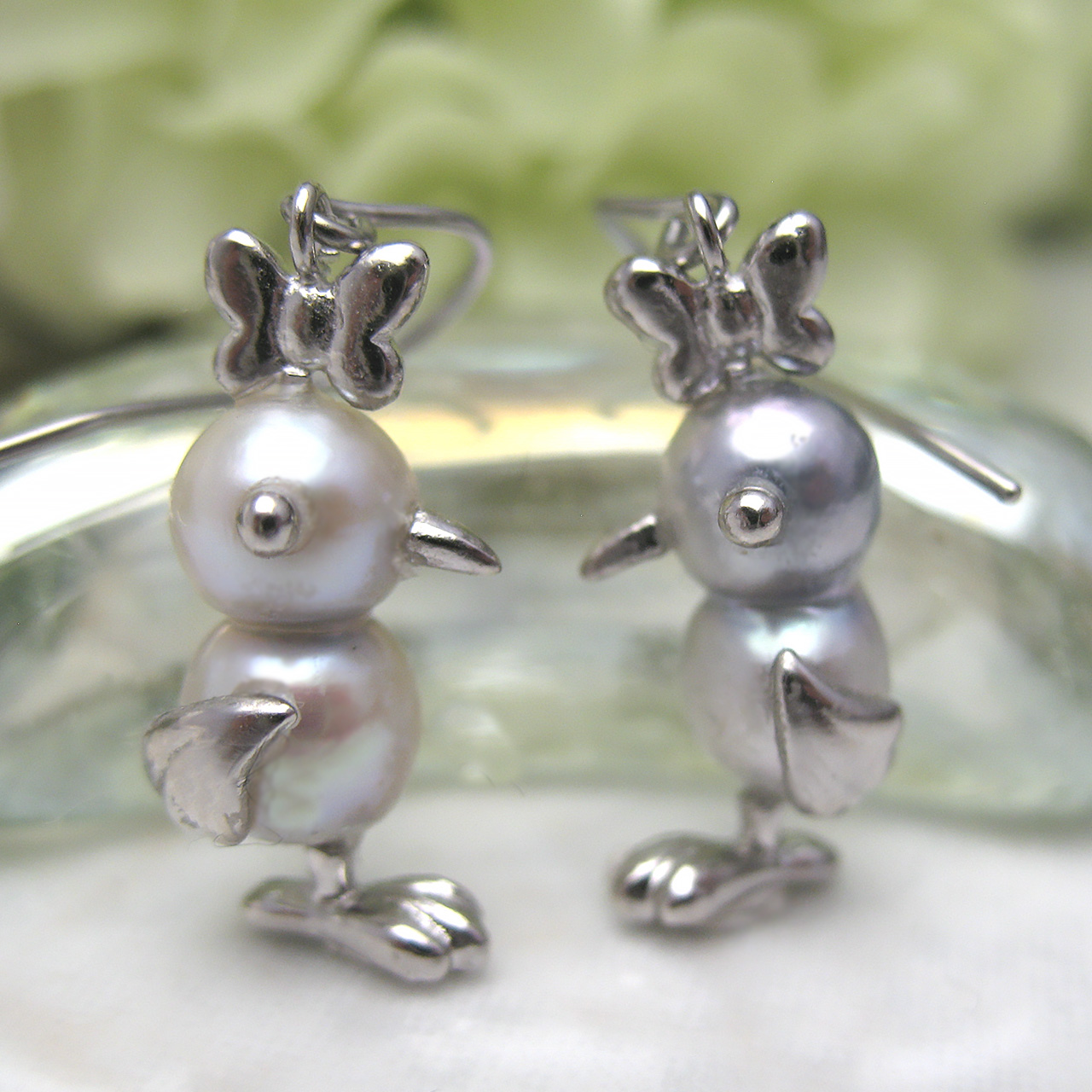 『歌江ちゃんと敏江ちゃん』仲良し姉妹チーウーピアス - 画像 (7)