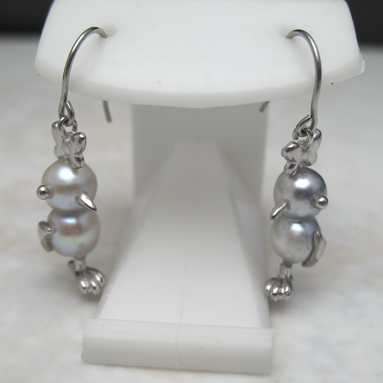 『歌江ちゃんと敏江ちゃん』仲良し姉妹チーウーピアス - 画像 (2)