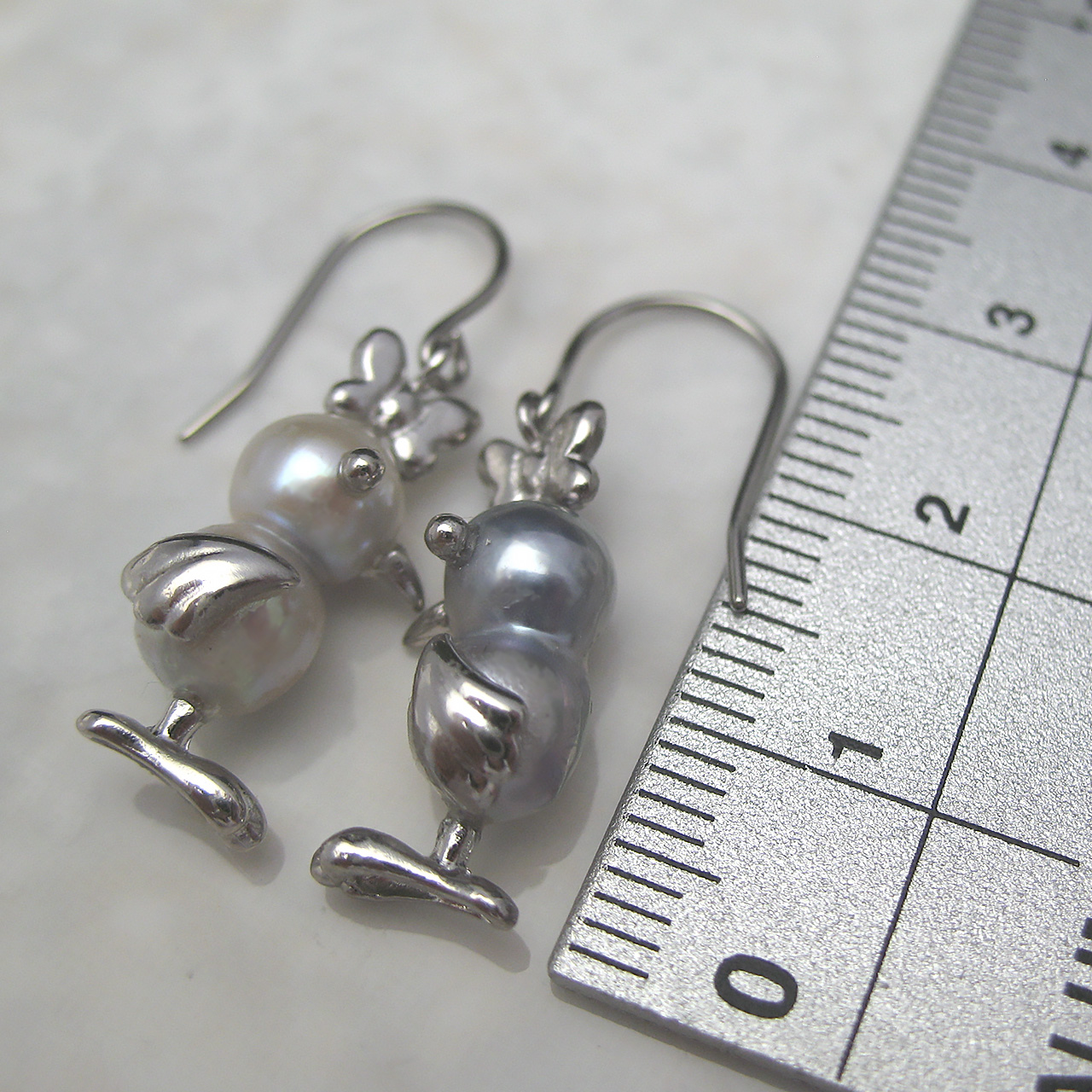 『歌江ちゃんと敏江ちゃん』仲良し姉妹チーウーピアス - 画像 (5)