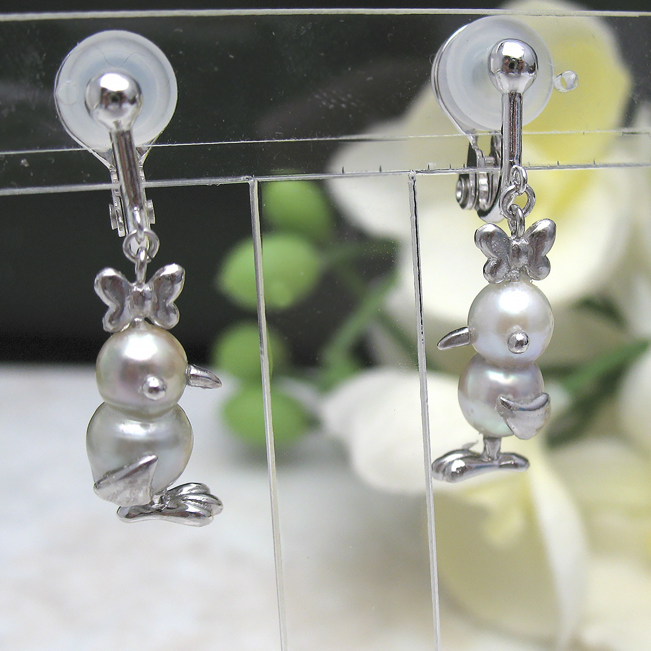 『歌江ちゃんと敏江ちゃん』仲良し姉妹チーウーイヤリングSV