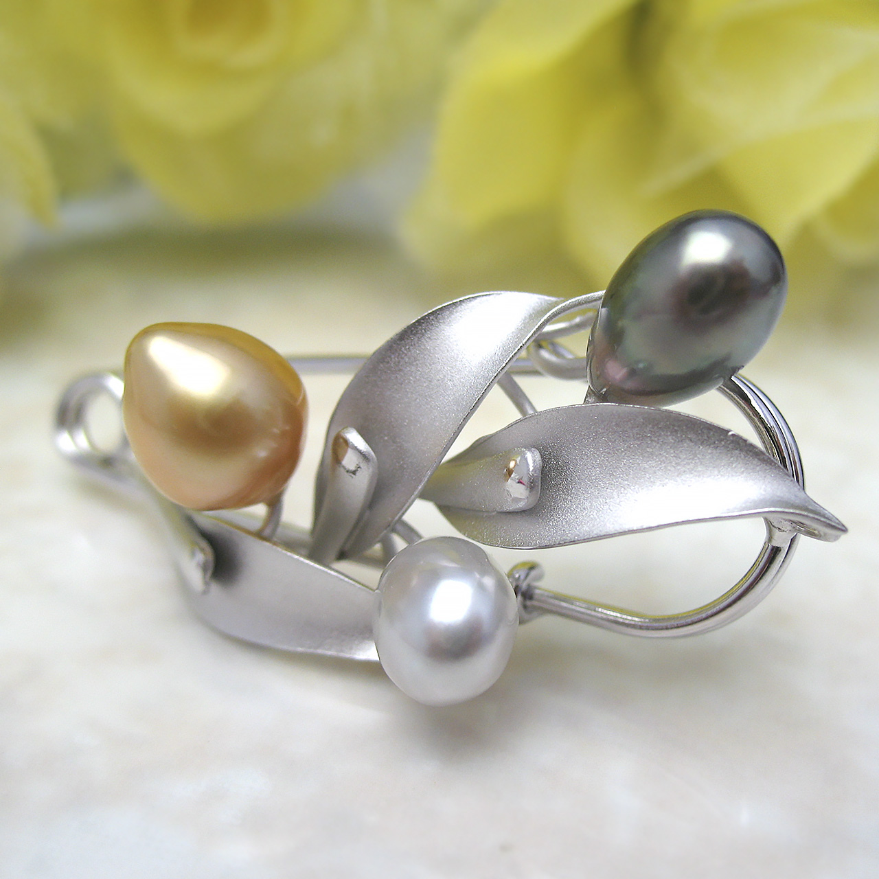 南洋金色・黒蝶ケシ・白蝶ケシ真珠安全ピンブローチ - 画像 (5)