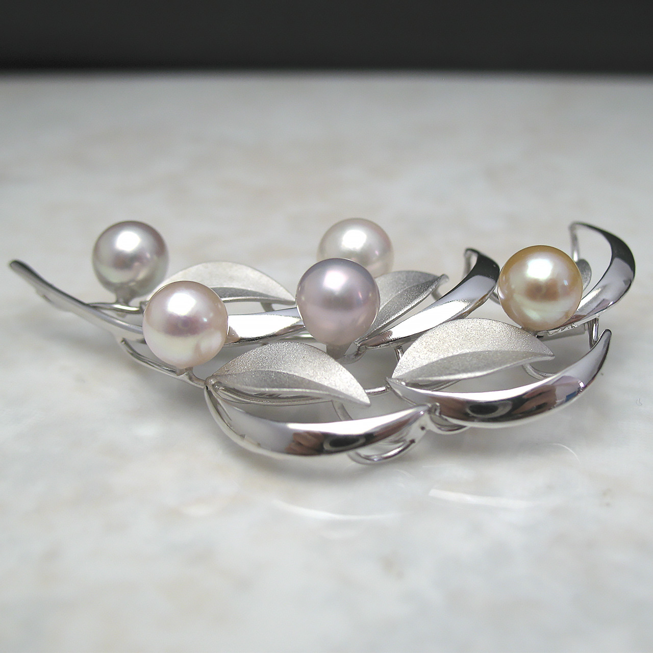 あこやナチュラルブローチ『 木漏れ日マルチカラー スペシャル』 - 画像 (3)