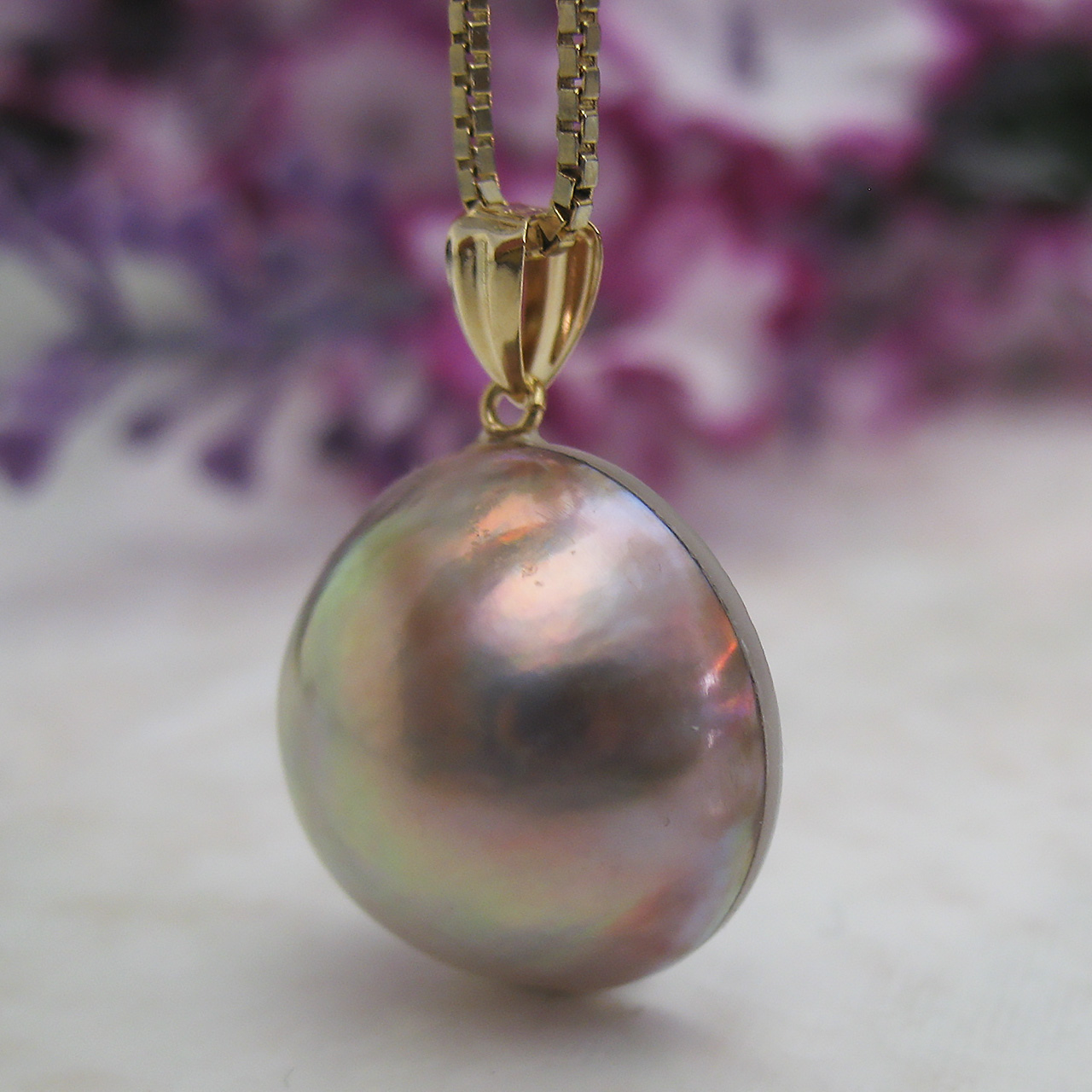 K18 茜色マベ真珠ペンダント16ミリ - 画像 (5)