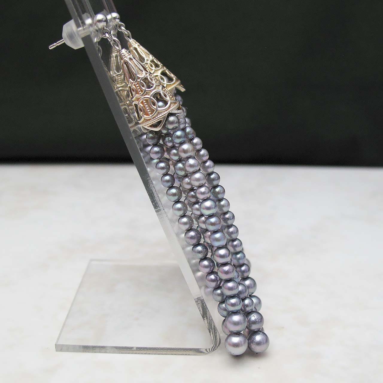 あこやタッセルロングピアスSV　オチナイ君キャッチ付き - 画像 (3)