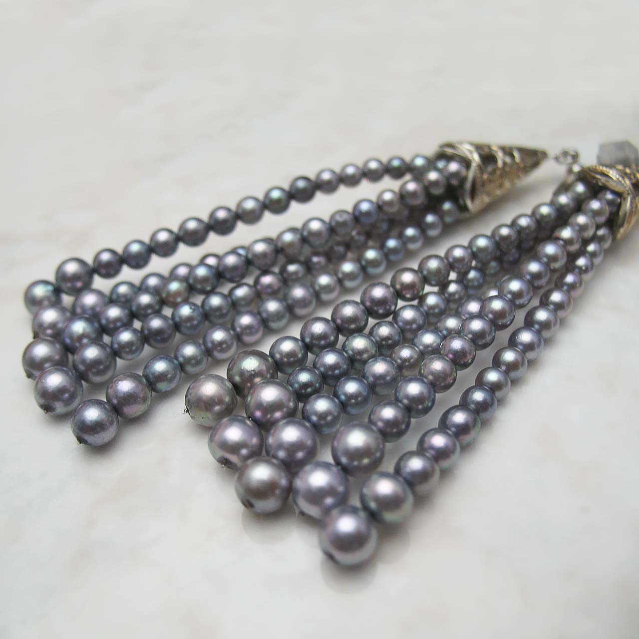 あこやタッセルロングピアスSV　オチナイ君キャッチ付き - 画像 (6)