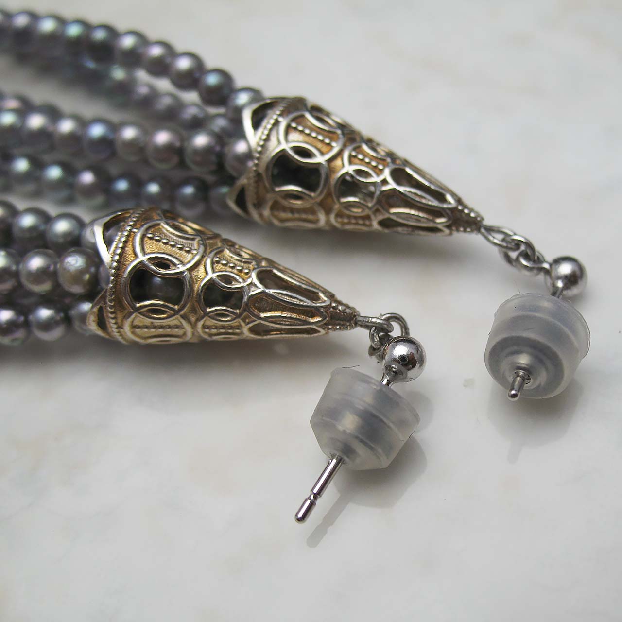 あこやタッセルロングピアスSV　オチナイ君キャッチ付き - 画像 (5)