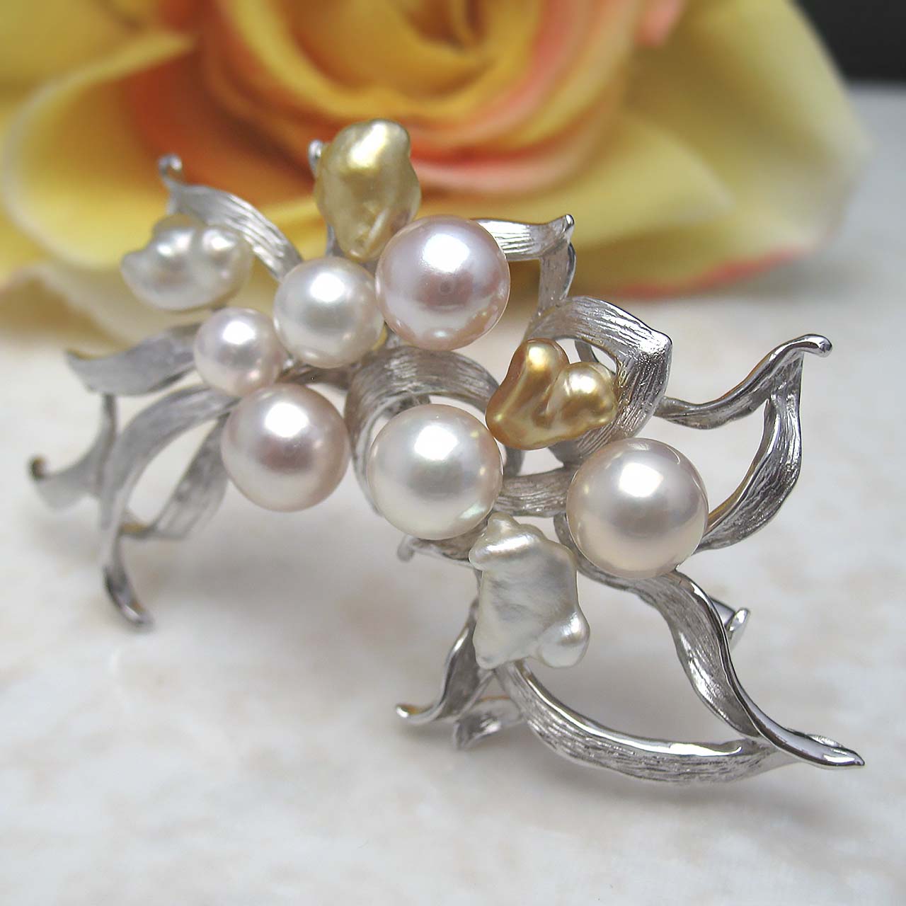 あこや・淡水＆南洋金色ケシ・白蝶ケシ ブローチ - 画像 (5)