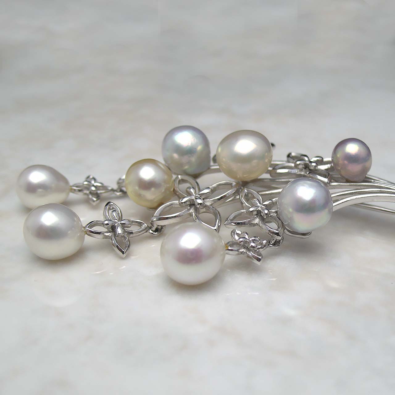 揺れるブローチ あこや&淡水真珠ブローチ兼ペンダント「スピーチ・バルーン」 - 画像 (5)