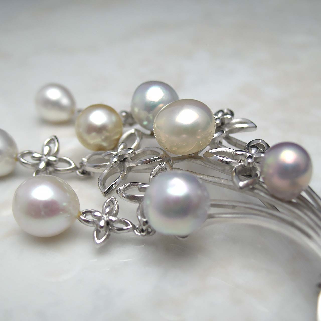 揺れるブローチ あこや&淡水真珠ブローチ兼ペンダント「スピーチ・バルーン」 - 画像 (3)