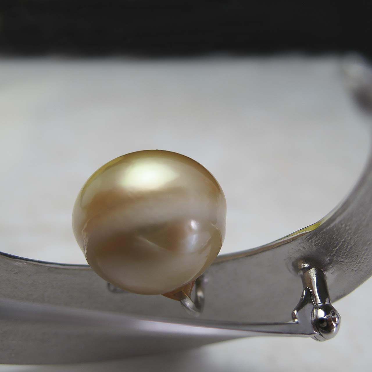 南洋金色 月ブローチ - 画像 (4)