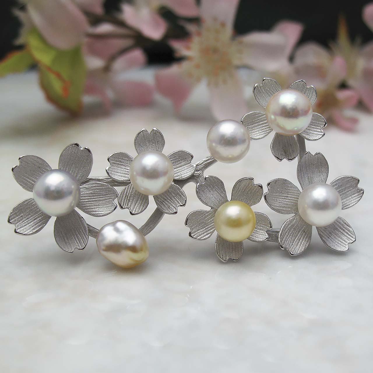 散らない桜ブローチ