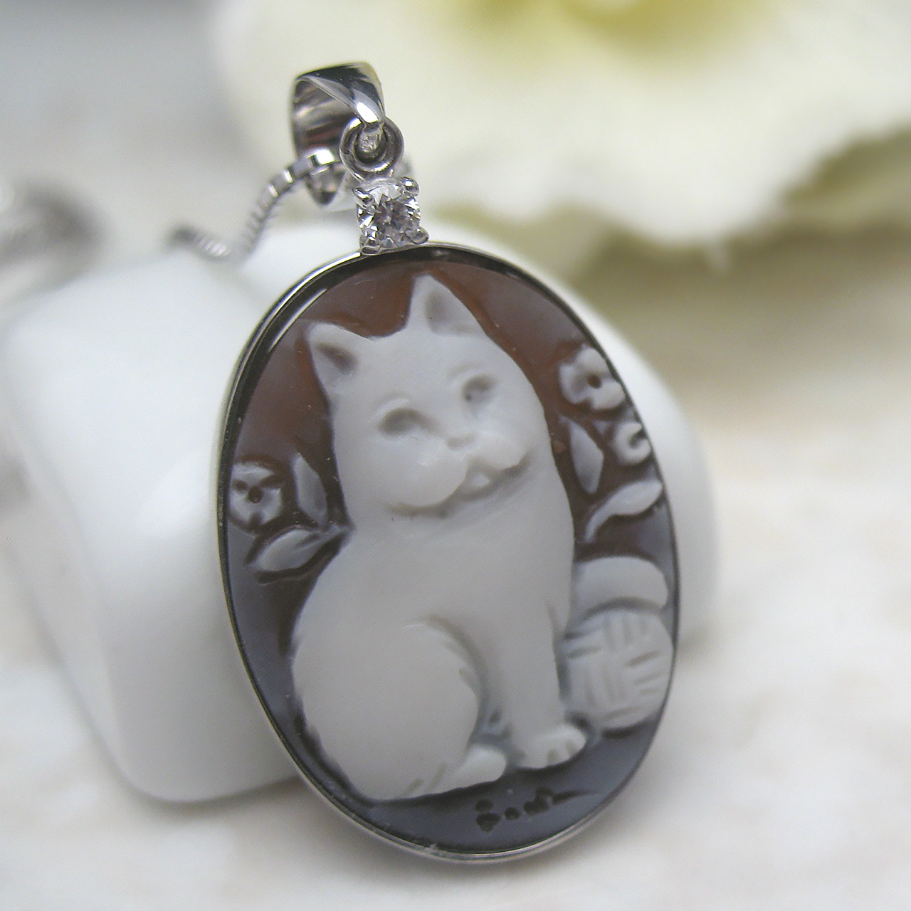 Bijoux fromsea K18WGシェルカメオペンダント