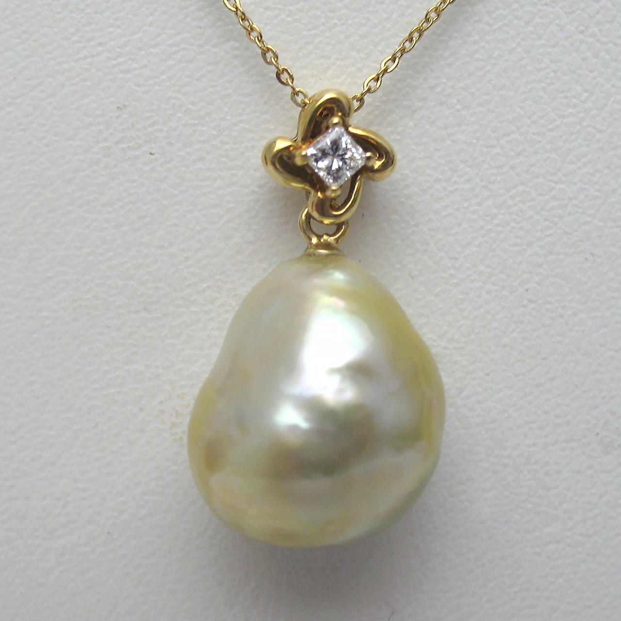 K18南洋白蝶ケシペンダント - 画像 (3)