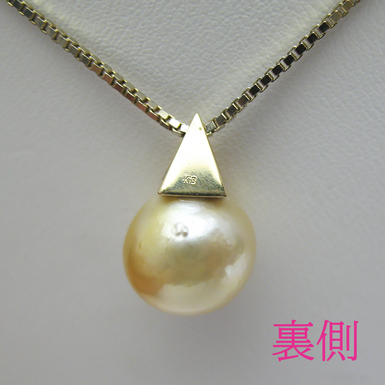 K18ピラミッド 金色ペンダント10.8ミリ - 画像 (5)