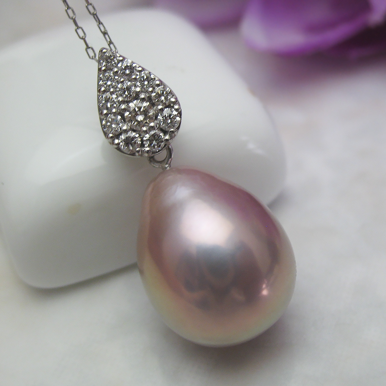 Pt900・850有核淡水ダイヤペンダント