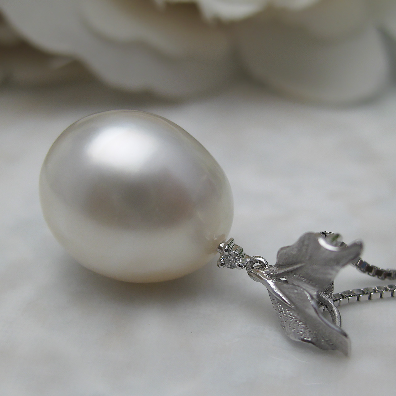 K18WG南洋白蝶＆ダイヤペンダント - 画像 (5)