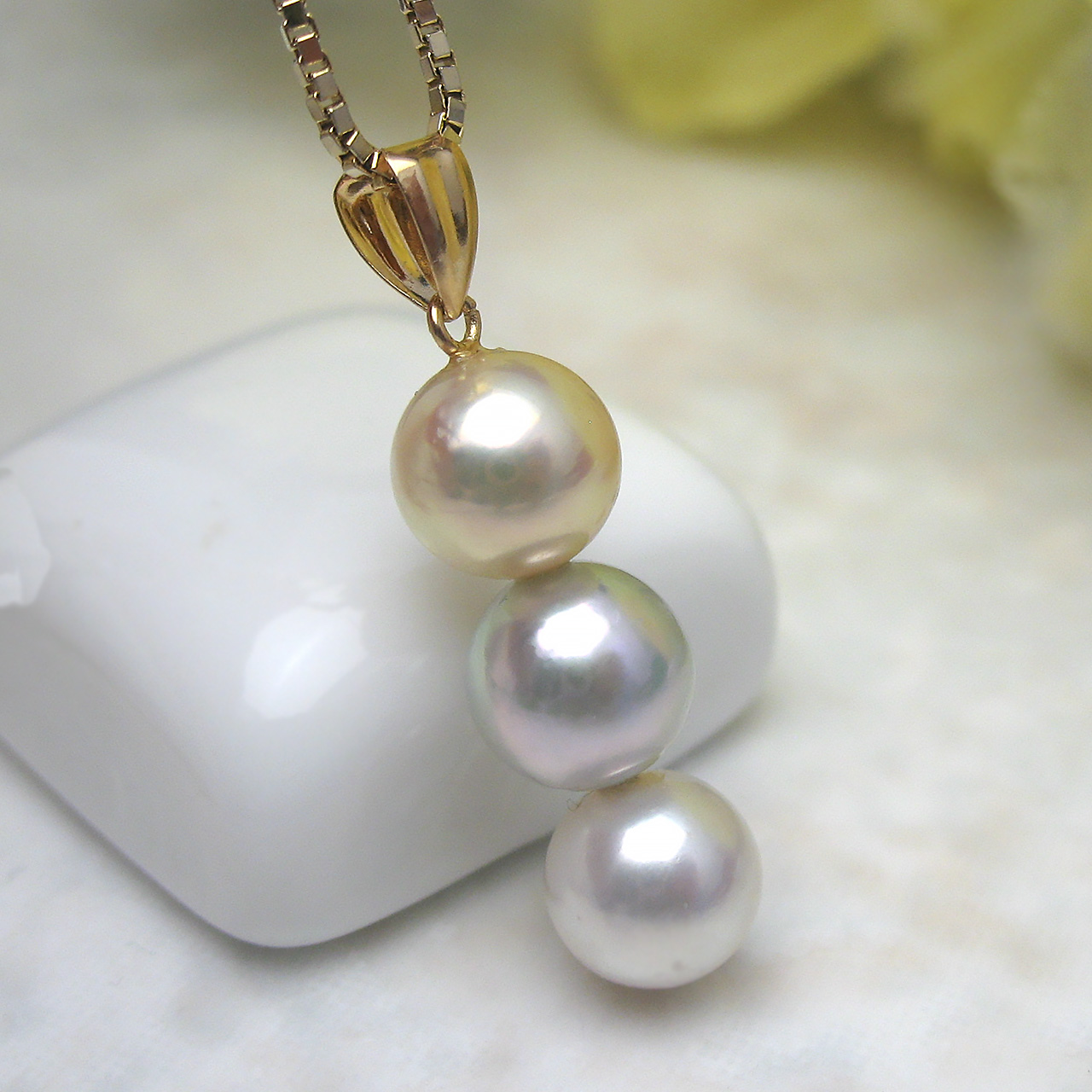 K18あこや真珠3つ珠ペンダント
