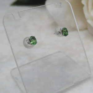 PT900ツァボライト（グリーンガーネット）ピアス