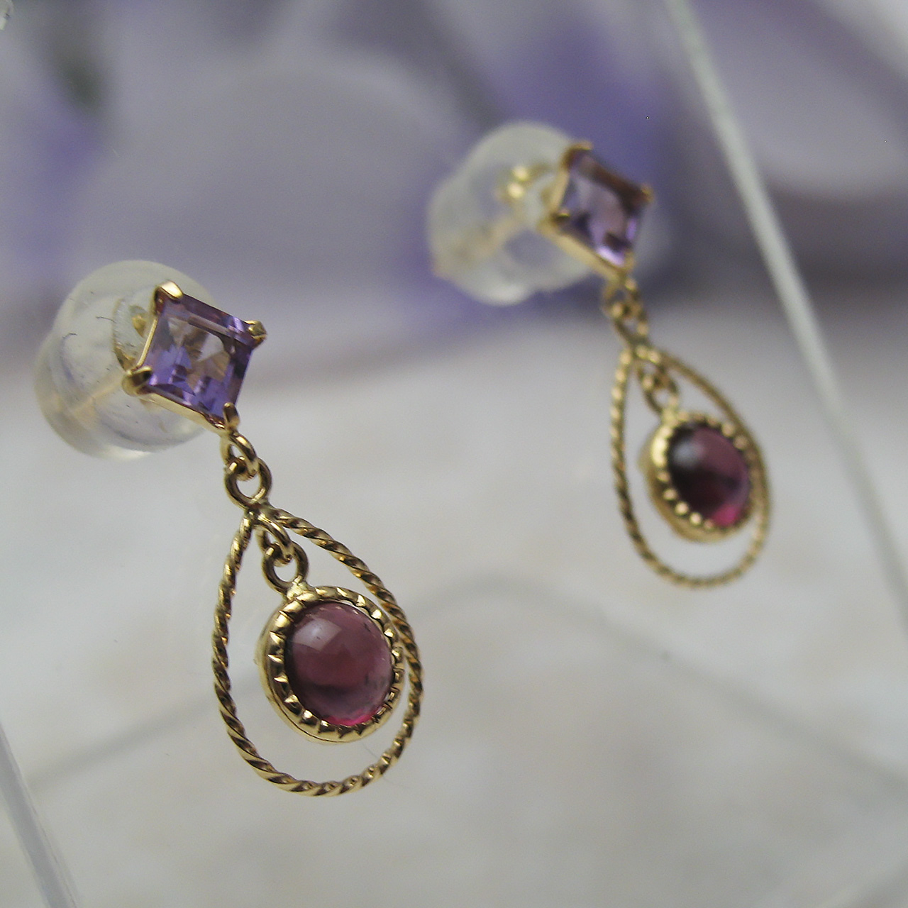 K18カラーストーンピアス ロードライトガーネット&アメジスト