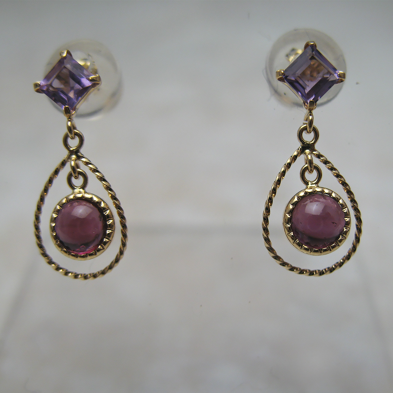 K18カラーストーンピアス　 ロードライトガーネット＆アメジスト - 画像 (2)