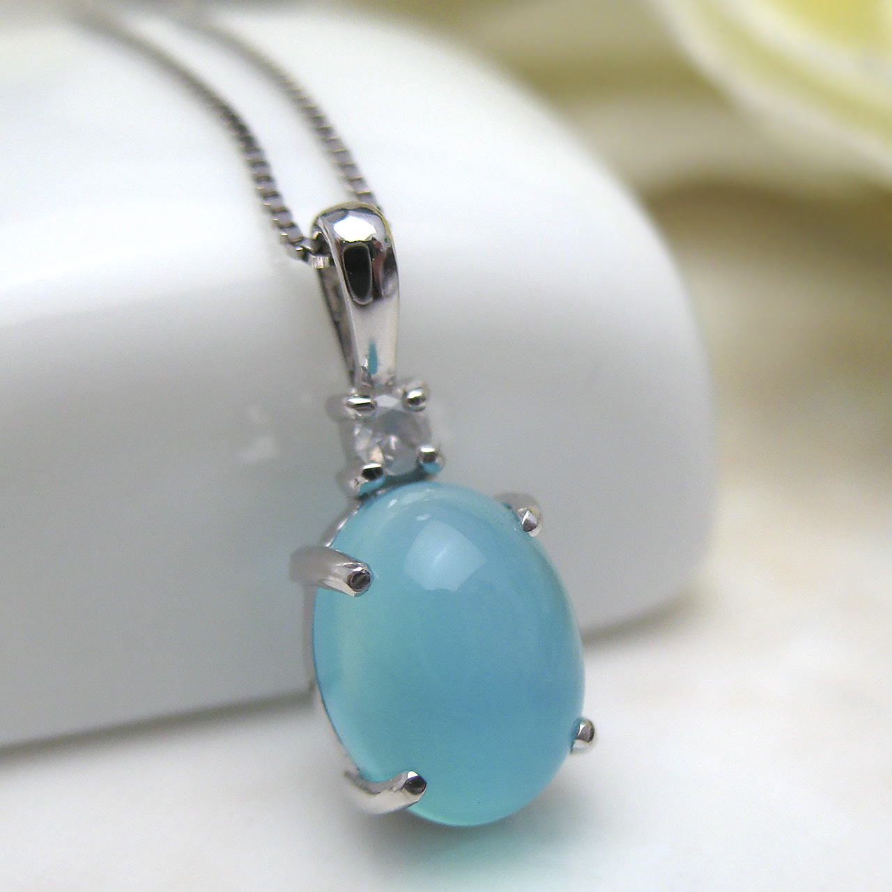 K10WGシーブルーカルセドニーペンダント