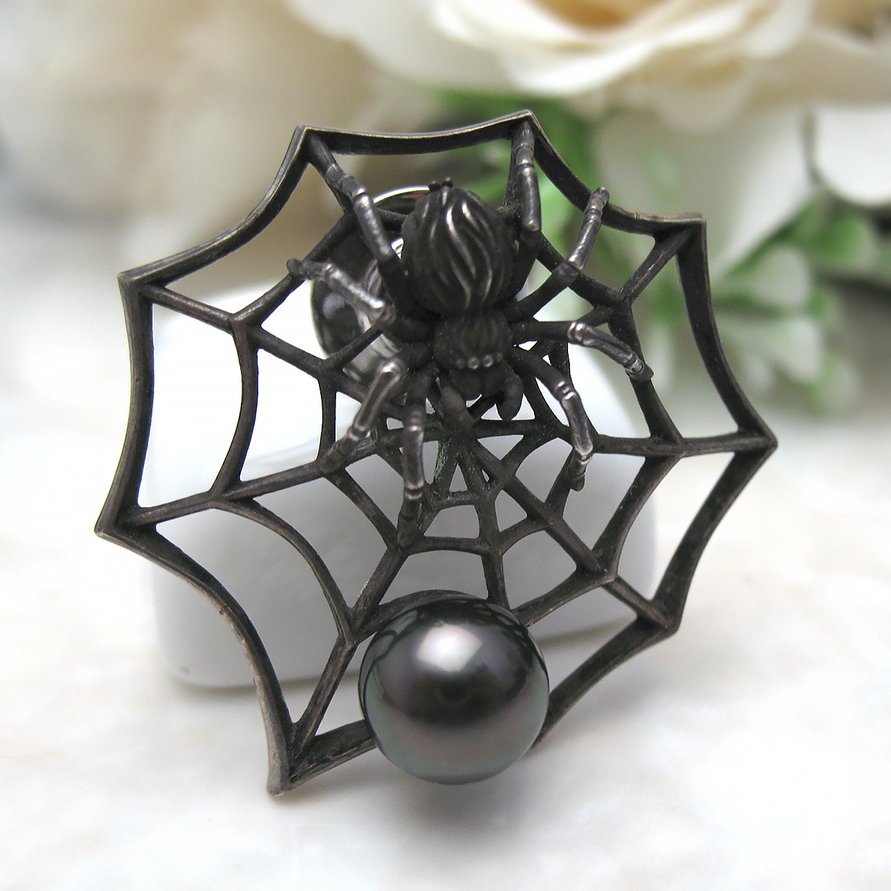黒蝶真珠スパイダータイニーピン