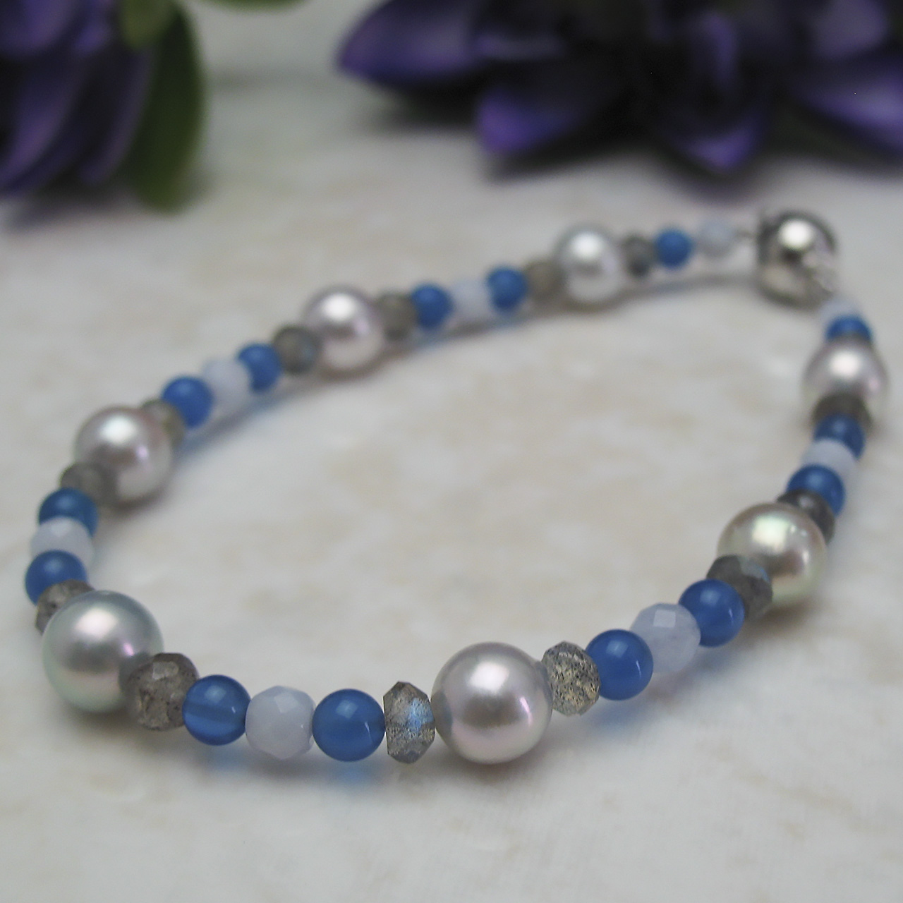 「マリンちゃん」あこや&メノウ・カルセドニー・ラブラドブレスレットSV ネコポス発送商品