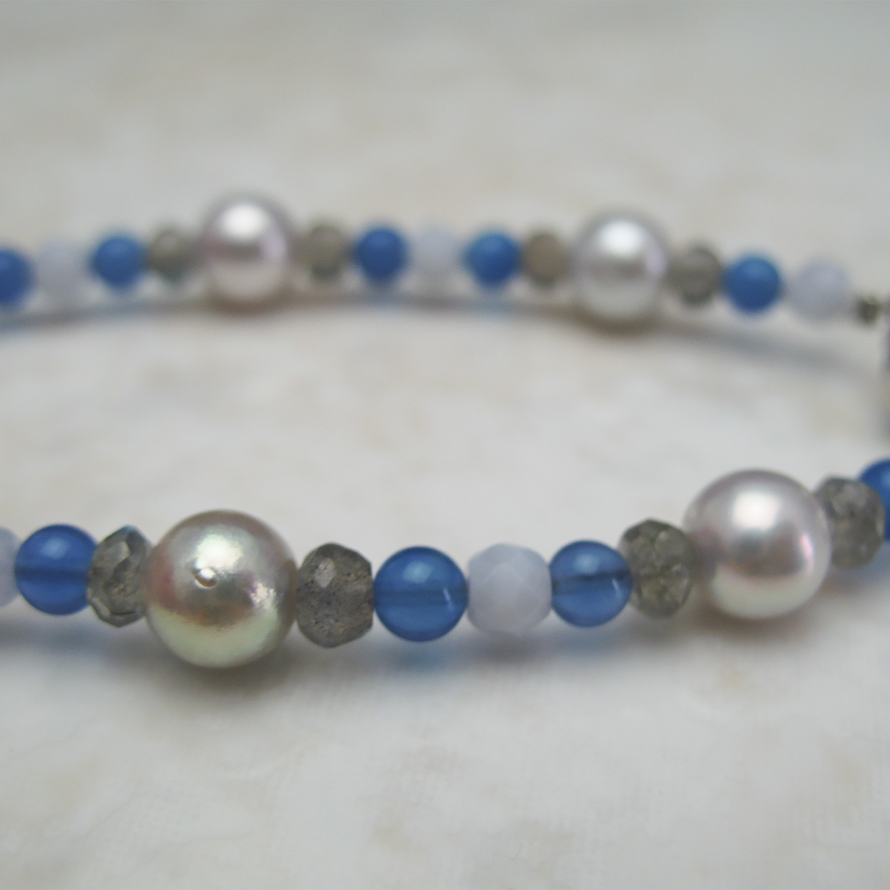 「マリンちゃん」あこや&メノウ・カルセドニー・ラブラドブレスレットSV　ネコポス発送商品 - 画像 (2)