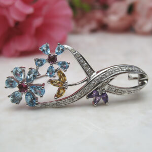 K18WGカラーストーンお花ブローチ　B6439