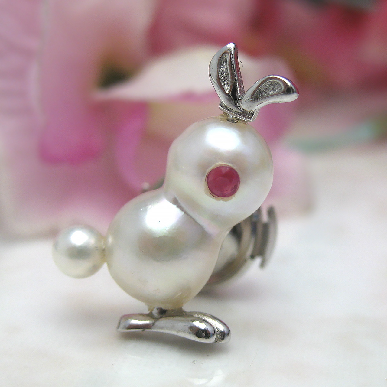 うさこ ルビーアイ スペシャルタイニーピン