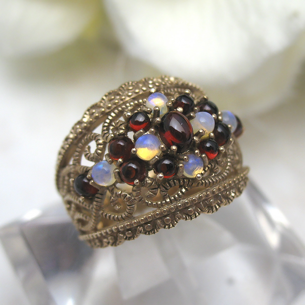 ヴィクトリアン アンティーク調 K10ガーネット&オパールリング