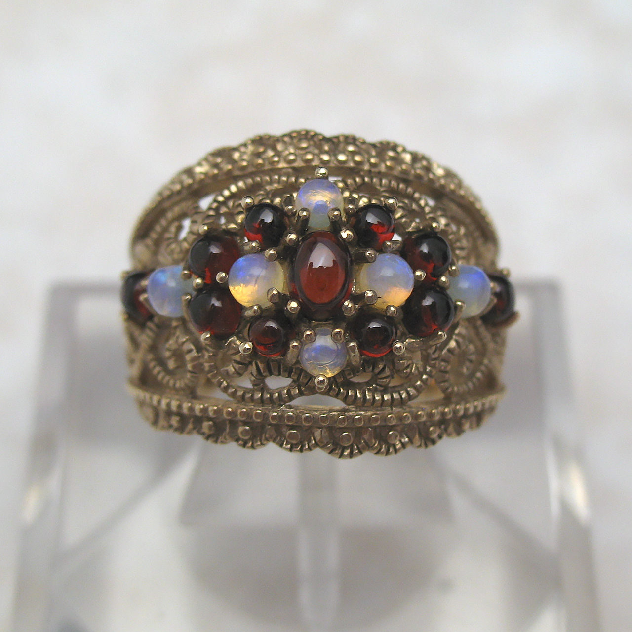 ヴィクトリアン アンティーク調 K10ガーネット＆オパールリング - 画像 (2)