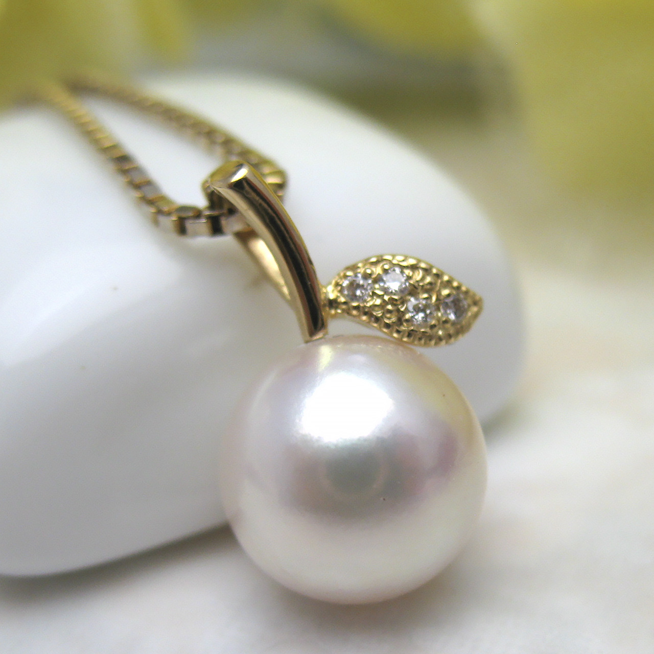 あこや9ミリ K18リンゴちゃんペンダント