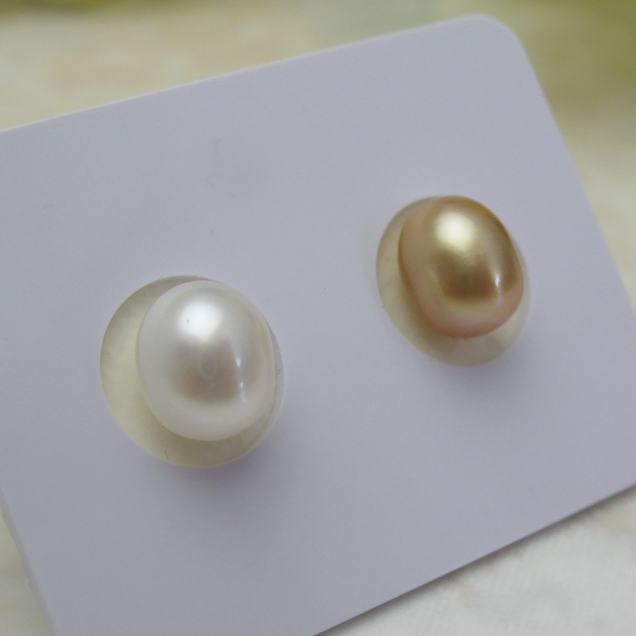 白蝶ケシ・金色ケシバロックペアルース(無穴) NEK-10