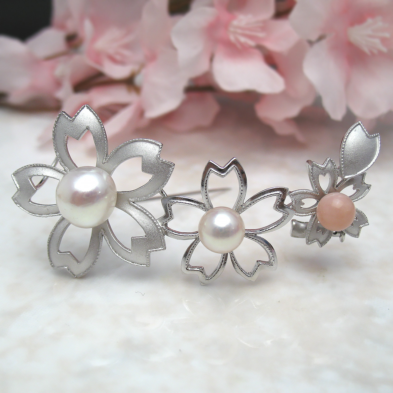 『散らない桜』ブローチSAKU-3