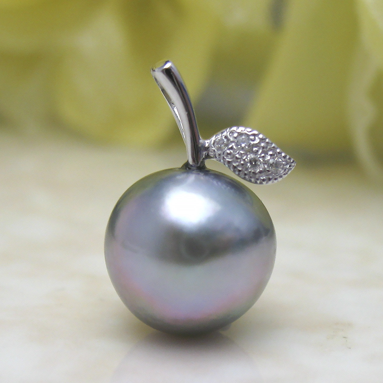 SV 10ミリ黒蝶りんごちゃん ペンダント - 画像 (6)