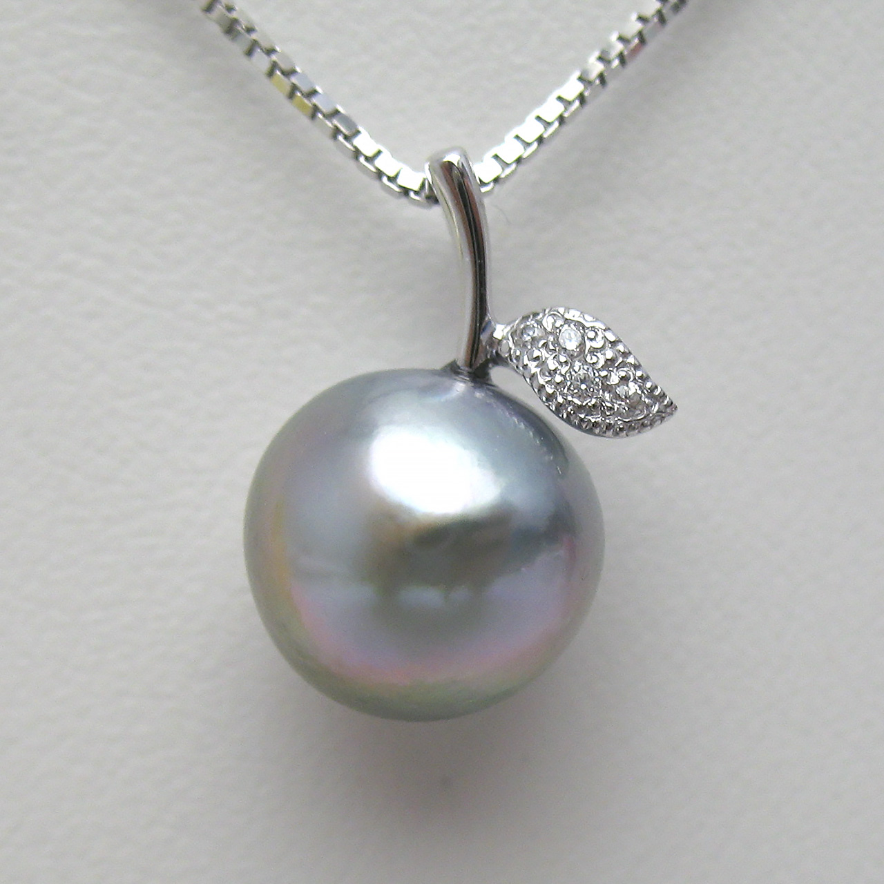 SV 10ミリ黒蝶りんごちゃん ペンダント - 画像 (3)