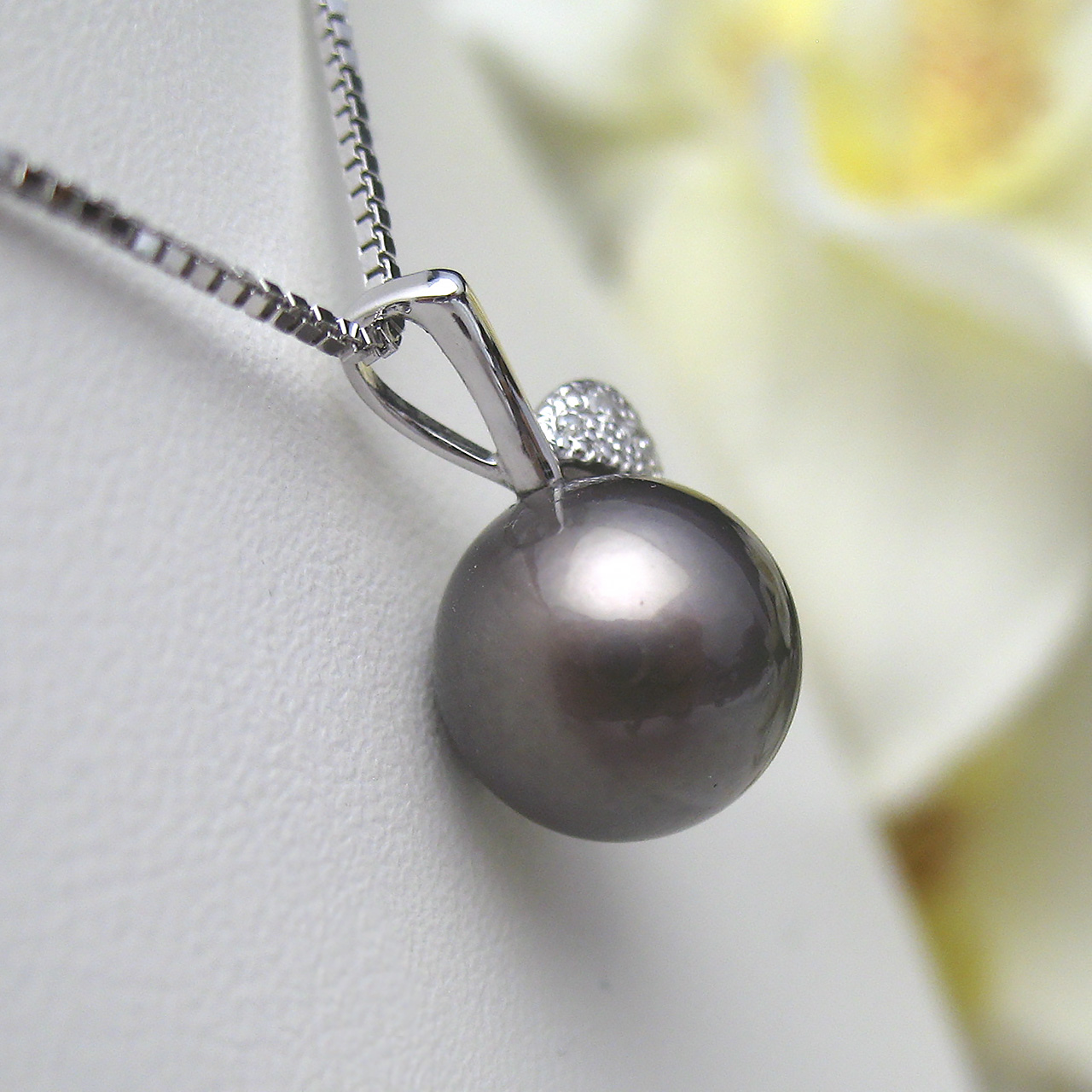 黒蝶真珠 9.3ミリSVリンゴちゃんペンダント - 画像 (4)