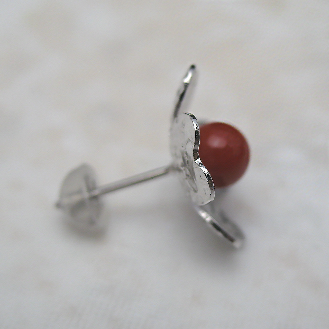 Bijoux　fromsea　K10WG/SV朱赤珊瑚 5ミリピアス　片耳用 - 画像 (3)