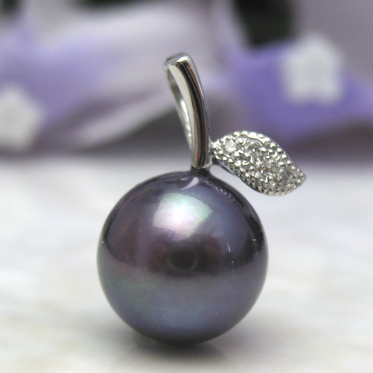 淡水真珠 トッピン9.5ミリPt900リンゴちゃんペンダント - 画像 (5)